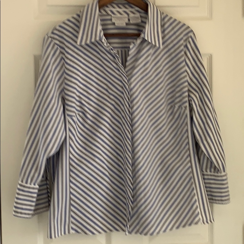 Worthington woman’s stretch top